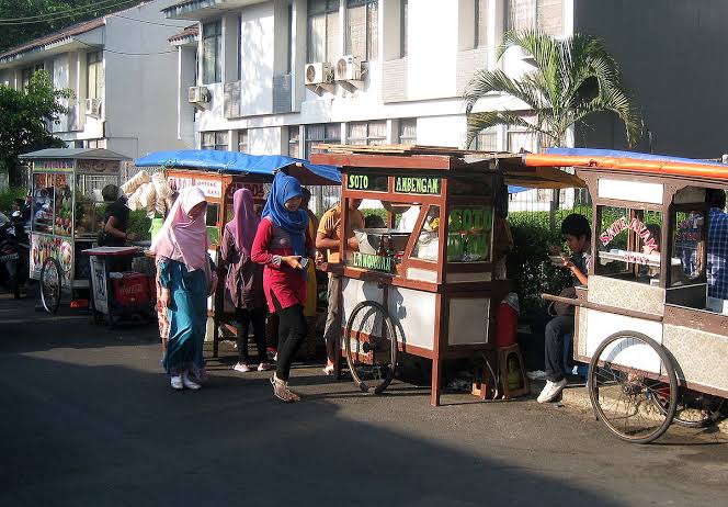 Kuliner Kaki Lima di Bandung
