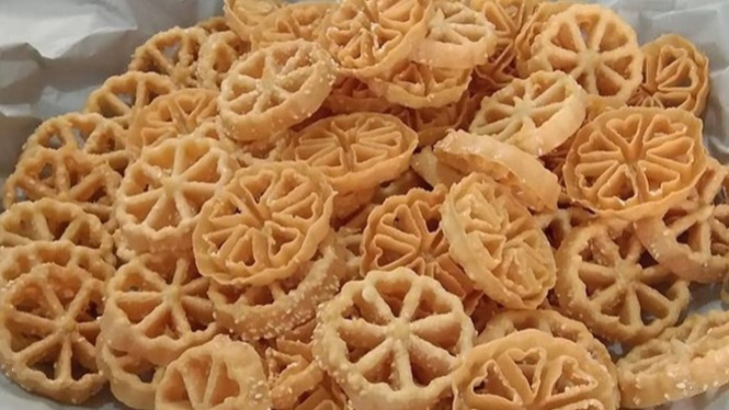 kembang goyang makanan khas bandung kembang goyang makanan khas bandung