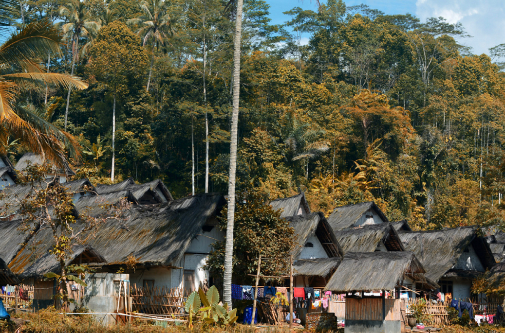 Jelajahi 7 Kampung Adat di Jawa Barat yang Penuh Sejarah! - Bolu Susu