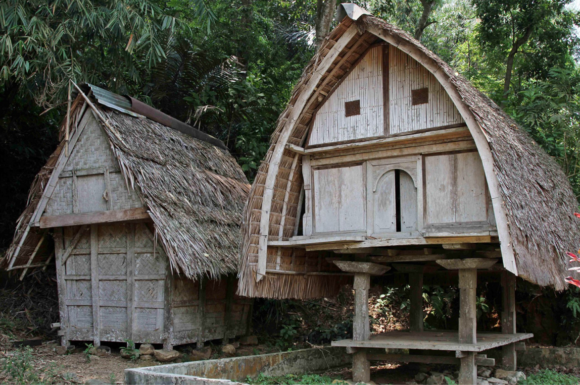 Jelajahi 7 Kampung Adat di Jawa Barat yang Penuh Sejarah! - Bolu Susu
