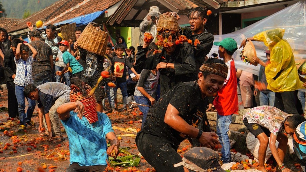 Perang Tomat Lembang